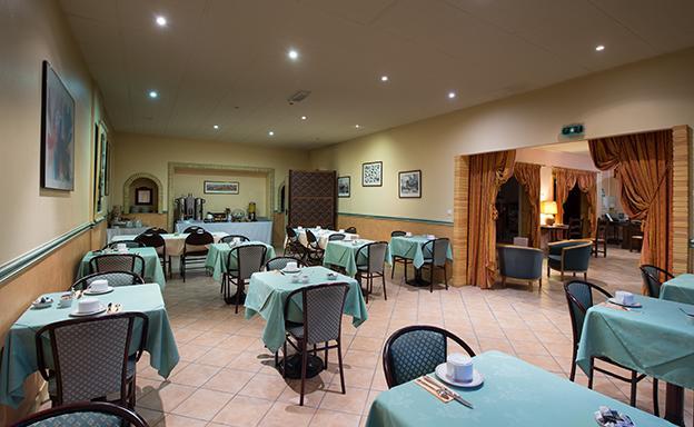 Anne De Beaujeu Hotel Gien Bagian luar foto