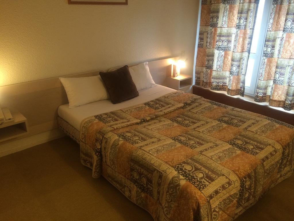 Anne De Beaujeu Hotel Gien Bagian luar foto