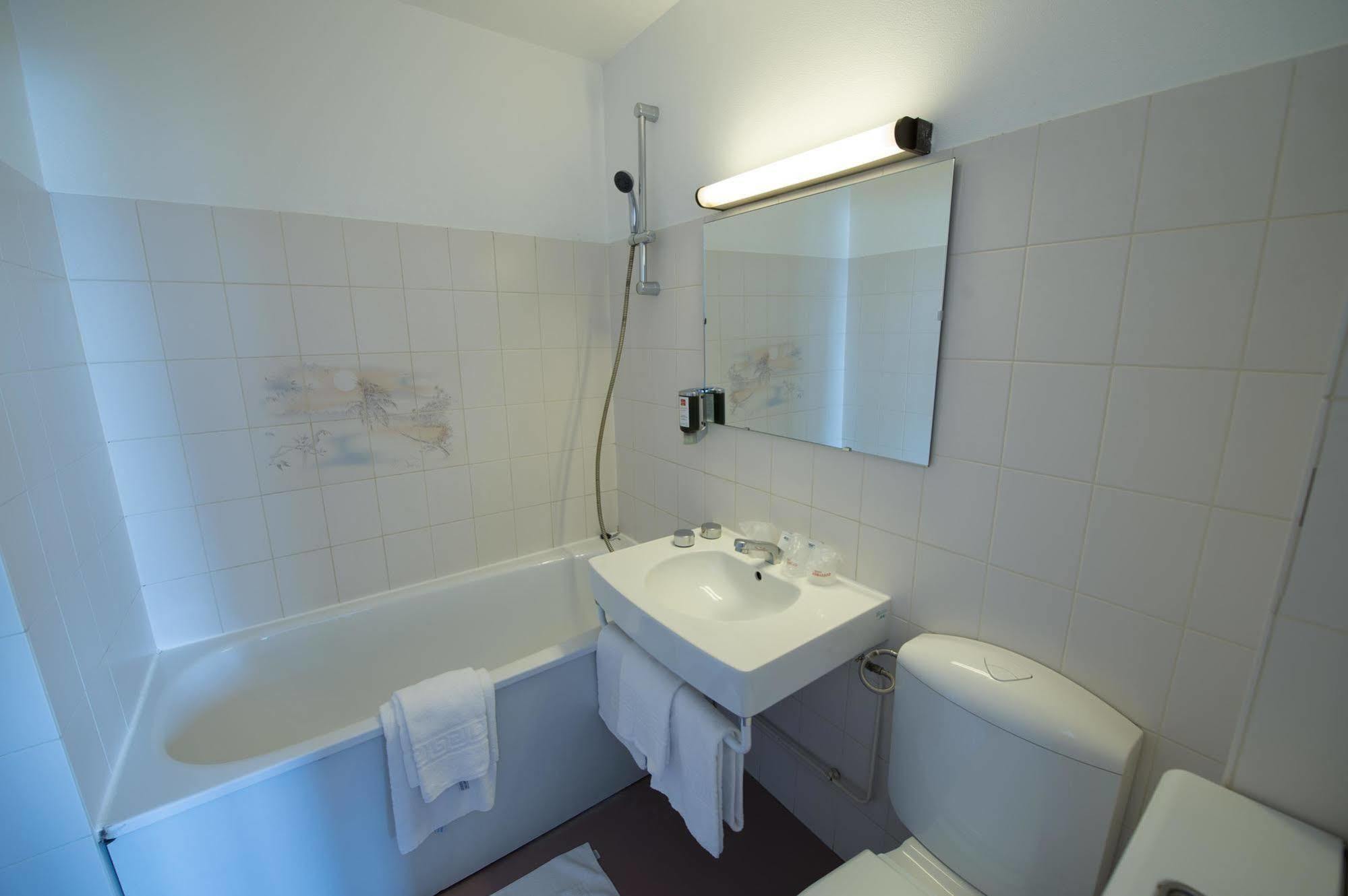 Anne De Beaujeu Hotel Gien Bagian luar foto